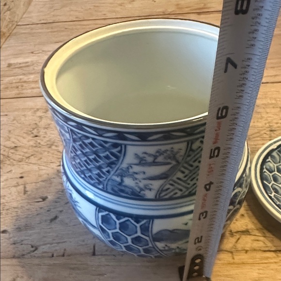 Japanese Blue & White Ceramic Mizusashi (Tea Ceremony Water Jar) - Picture 11 of 11